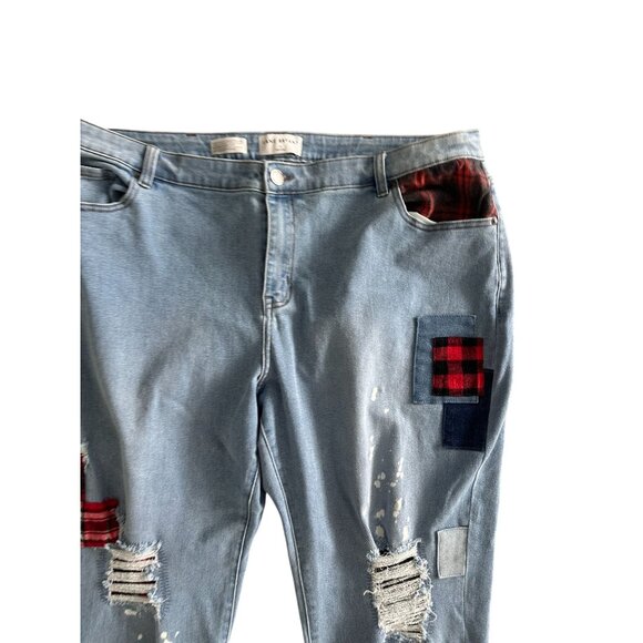 LANE BRYANT Mid Rise Boyfriend Fit Distressed Jeans Size 22 - Picture 3 of 10